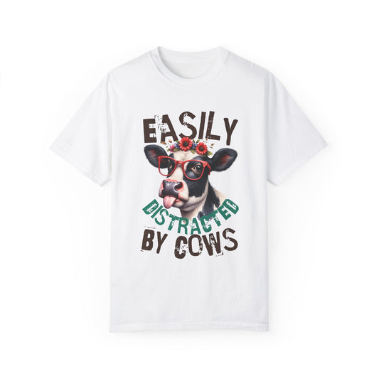 Easily distracted by cows Unisex Garment-Dyed T-Shirt - Casual Vintage Style for Everyday Wear